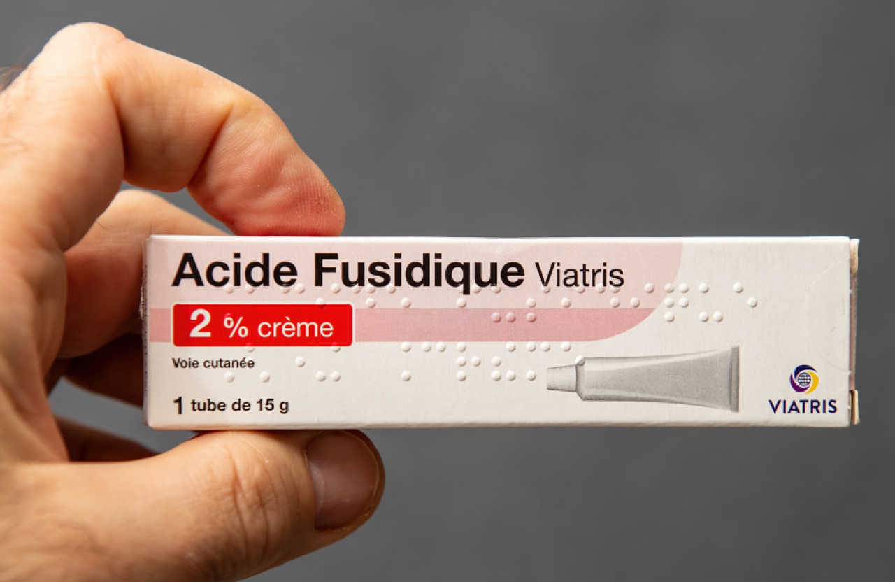 Przykład wdrożenia opakowań z alfabetem Braille‘a we Francji