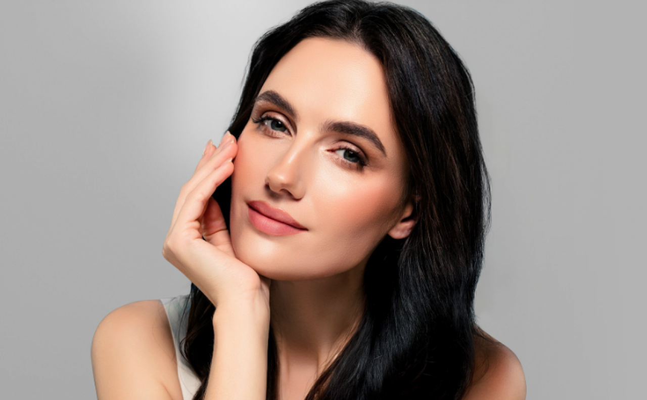 Mocniejszy makijaż to domena jedynie 5 proc. kobiet – dla 69 proc. z nich przygotowanie się na specjalną okazję trwa co najmniej pół godziny