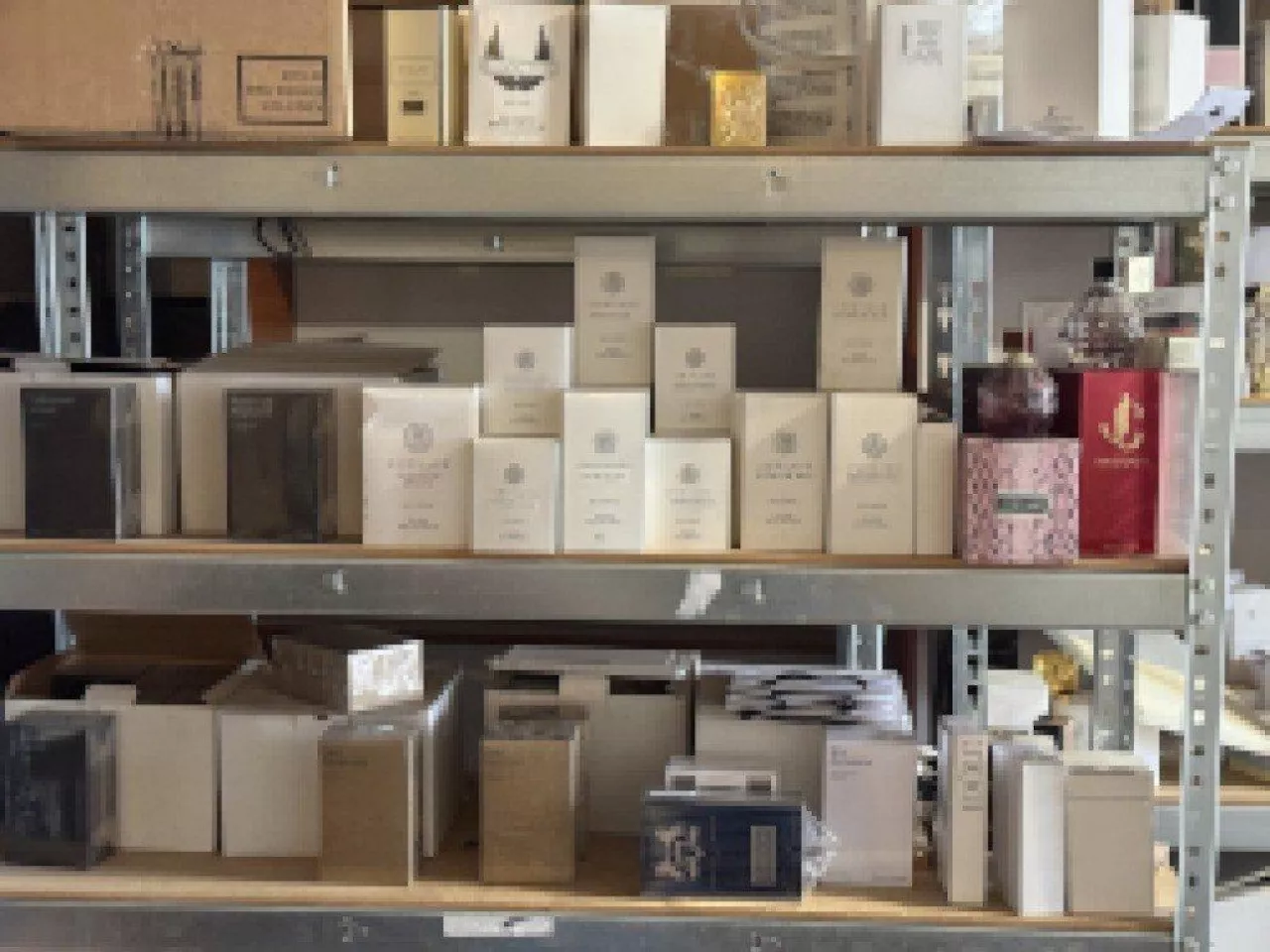 Podrobione kosmetyki to jedna z najbardziej popularnych metod naruszania zasad nieuczciwej konkurencji zawodowej.