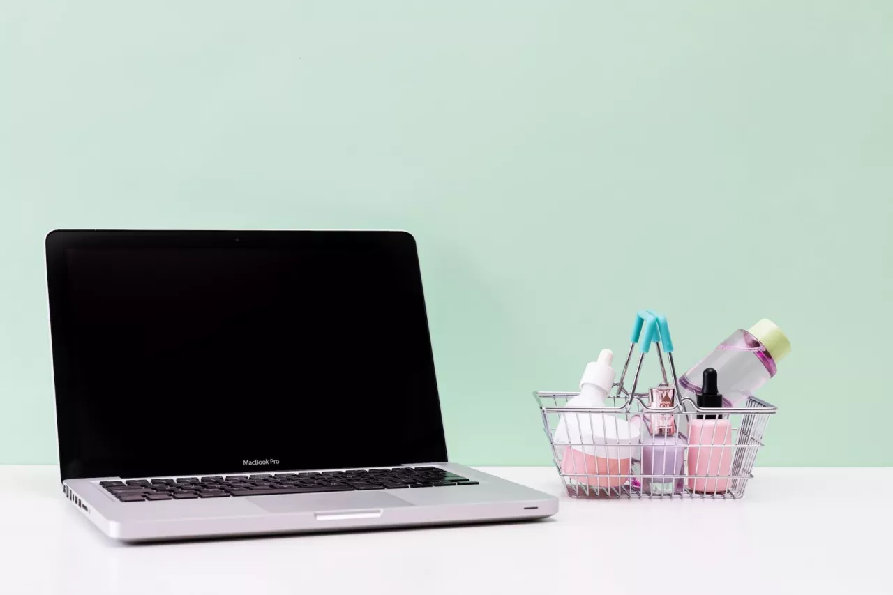 Blisko 72 proc. Polek i Polaków widzi zawyżanie cen&lt;br&gt;
przed Black Friday.