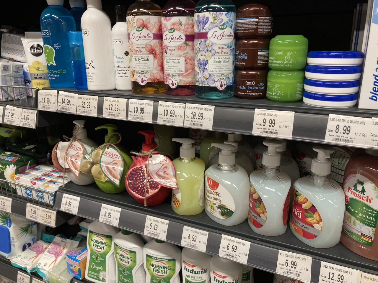 Polki chętniej sięgają po polskie marki niż Polacy.