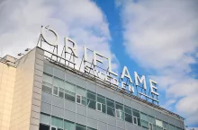 Oriflame przeprowadziło w 2025 r. restrukturyzację firmy, co ma przynieść oszczędności w wysokości ok. 57 milionów dolarów rocznie.