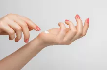 W nadchodzącym roku można spodziewać się dalszego wzrostu popularności produktów pielęgnacyjnych i ochronnych – zwłaszcza tych z SPF - wynika z prognoz Listonic na 2026