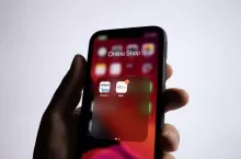 Platformy sprzedażowe, takie jak eBay, oferują szereg narzędzi wspierających sprzedawców: od automatycznych etykiet wysyłkowych przez rozwiązania logistyczne aż po narzędzia analityczne