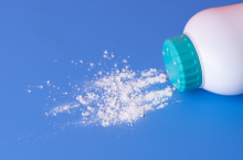 W odpowiedzi na narastające ryzyko prawne J&amp;J wycofało w 2020 roku puder na bazie talku z rynku amerykańskiego, a następnie globalnego