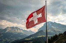 Decyzja obowiązuje z mocą wsteczną od 14 listopada 2025 r. i obejmuje m.in. kosmetyki, które znalazły się wśród kategorii produktów objętych nowymi zasadami. 