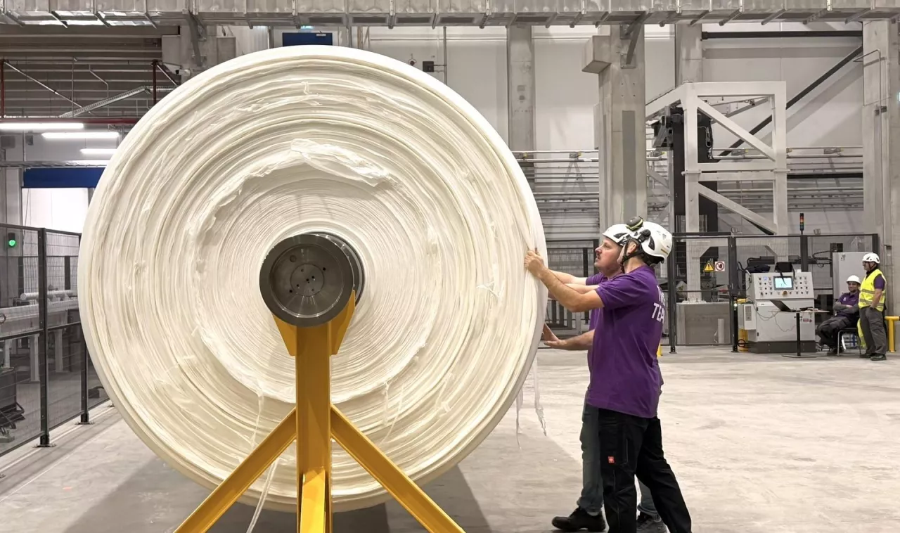 W czwartek 18 grudnia 2025 roku w kluczewskiej fabryce Velvet CARE została uruchomiona kolejna supernowoczesna maszyna papiernicza.