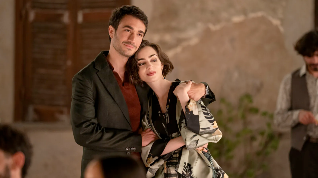 W fabułę serialu wpleciono motyw tworzenia kampanii dla pomadki.