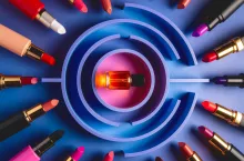 Jeśli gdzieś hiperkonsumpcja ma się nadal dobrze, to w kategorii zapachów - pokazują dane sprzedażowe