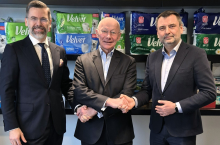 Od lewej: Paweł Bajorek, Thierry Bolloré, Artur Pielak.