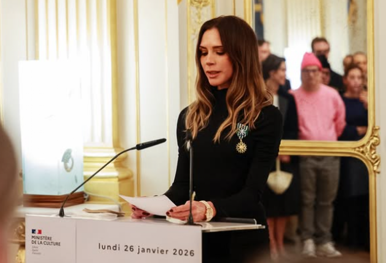 26 stycznia br. w Paryżu Victoria Beckham została uhonorowana prestiżowym francuskim odznaczeniem Chevalier de l‘Ordre des Arts et des Lettres 