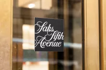 Saks Fifth Avenue na Piątej Alei na Manhattanie.