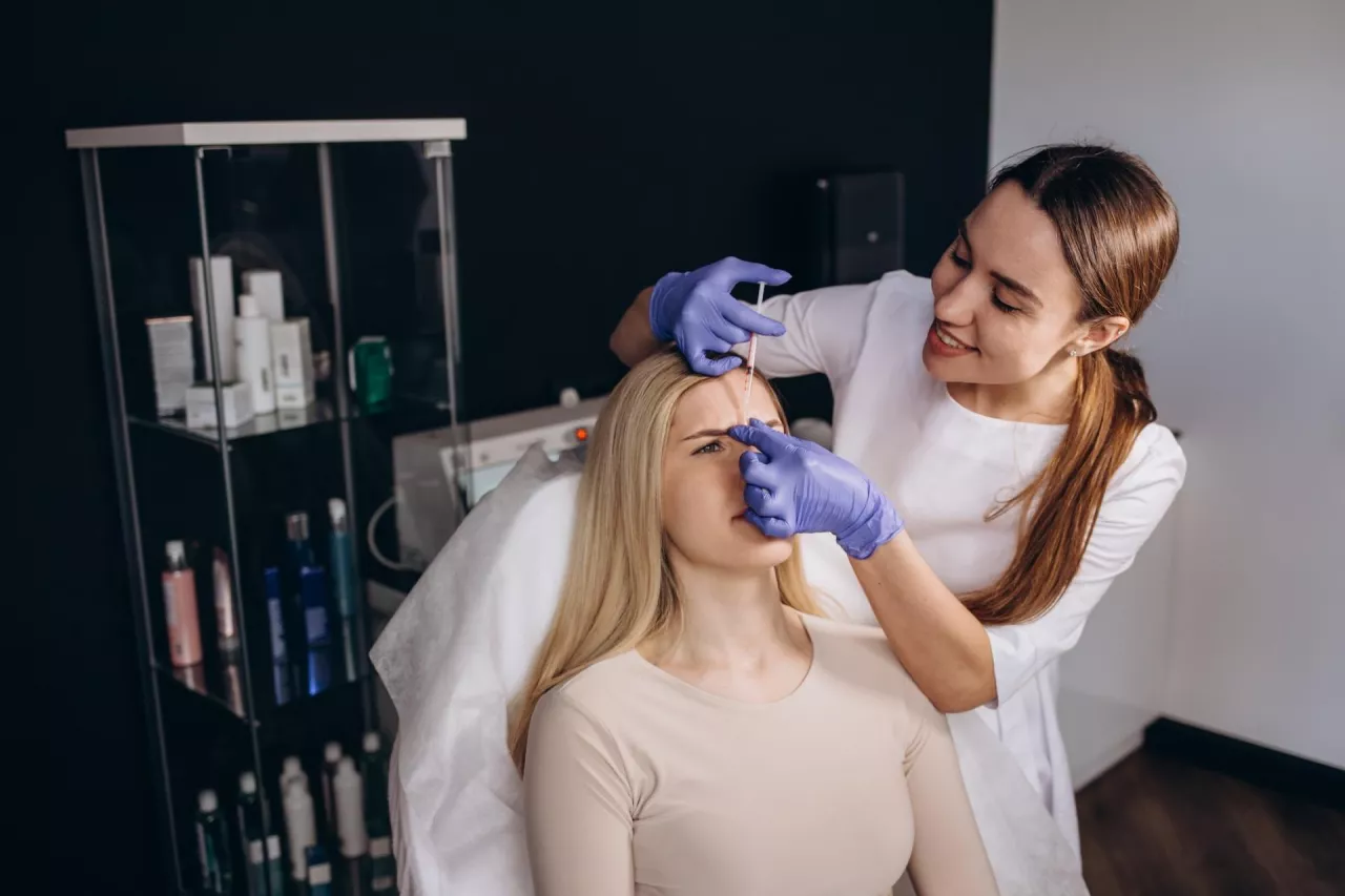 Botoks? Tylko u lekarza lub lekarki.