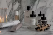 ”Elevated essentials” to trend, który może zmienić oblicze branży i zakupów impulsowych.