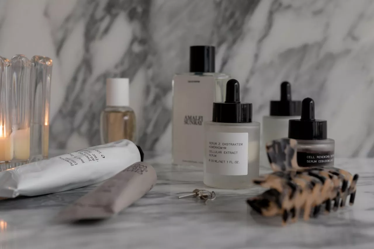 ”Elevated essentials” to trend, który może zmienić oblicze branży i zakupów impulsowych.