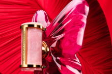 Na świetny wynik Puig w 2025 roku wpłynęła m.in udana premiera perfum La Bomba marki Carolina Herrara