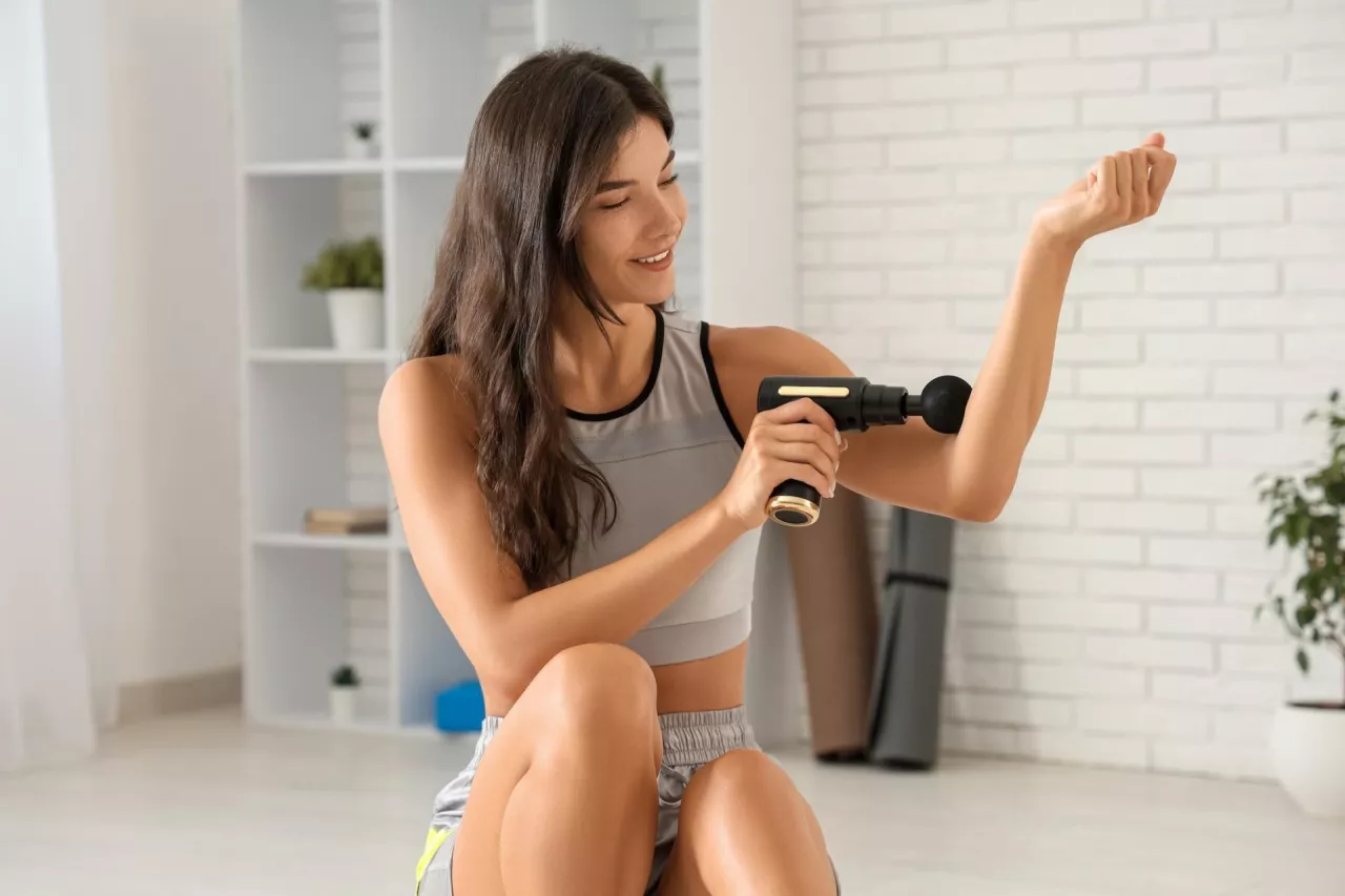 Wśród najbardziej popularnego beauty techu dominują m.in. pistolety do masażu.