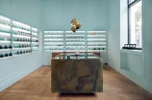 Koncept opiera się na kuratorskiej selekcji marek oraz eksperckiej obsłudze