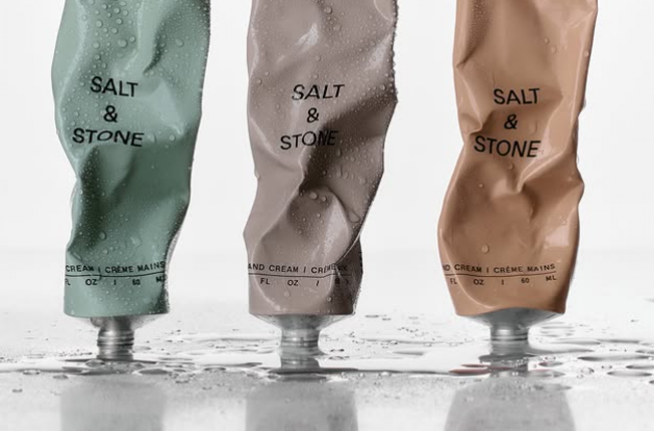 Założona  przez byłego profesjonalnego snowboardzistę, Nimę Jalaliego, marka Salt &amp; Stone idealnie wpisała się w rynkową niszę