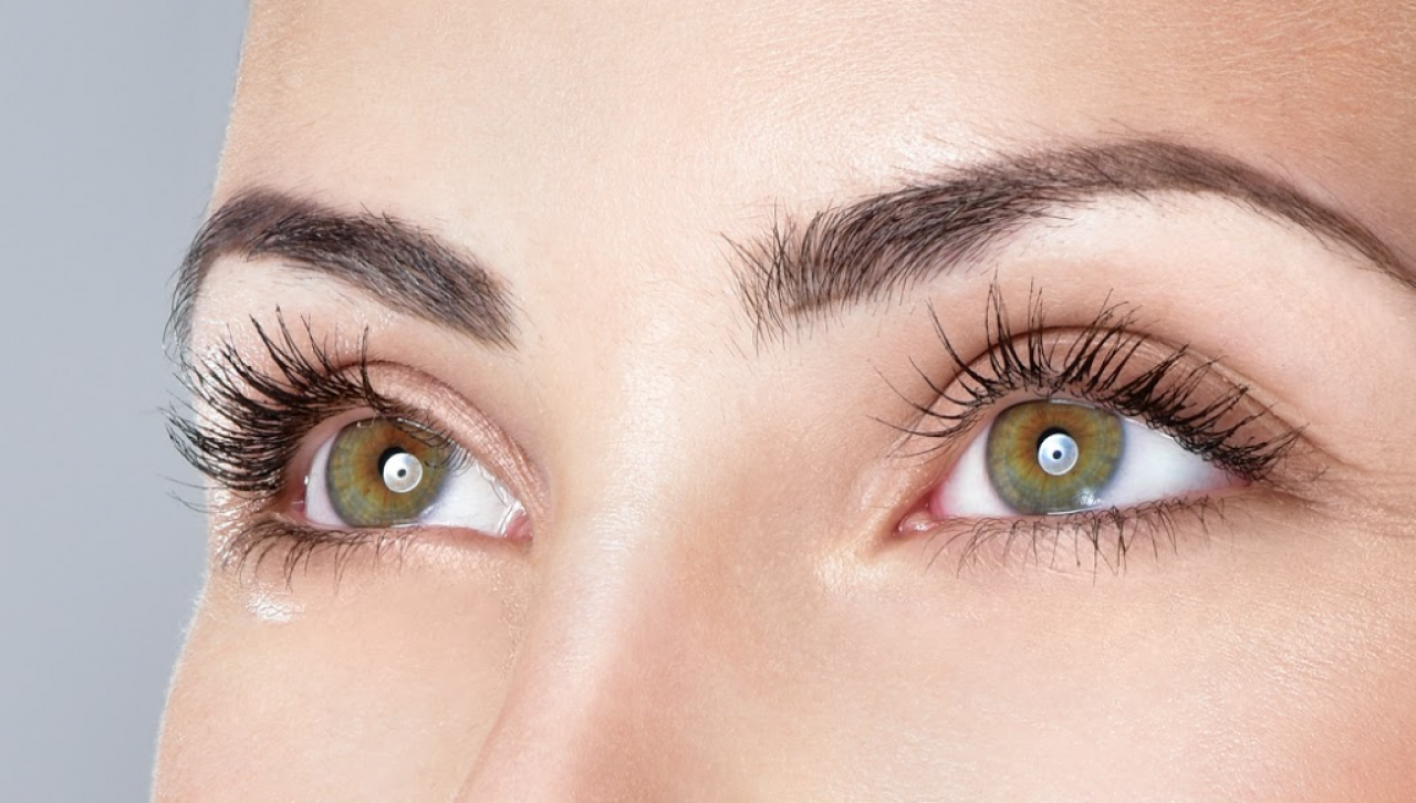 W niedalekiej przyszłości stosowanie analogów prostaglandyn w kosmetykach do pielęgnacji brwi i rzęs może zostać ograniczone lub zakazane.