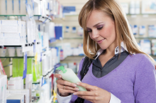 Produkty do prostowania włosów mogące zawierać kwas glioksalowy – nawet jeśli nie jest on wskazany w składzie – są nadal dostępne na rynku