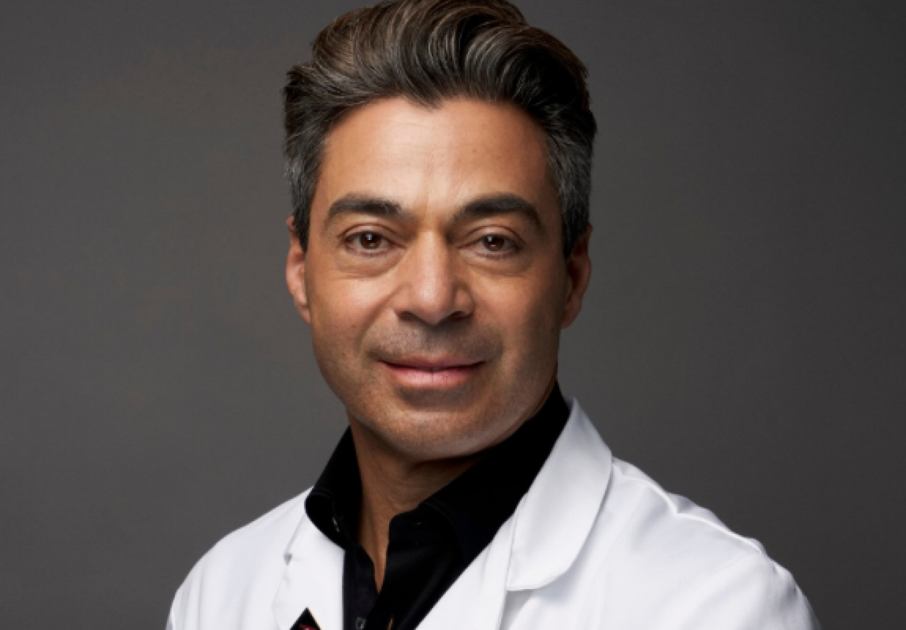 Marka 111Skin została założona w 2012 roku w Londynie przez dr. Yannisa Alexandridesa, uznanego chirurga plastycznego