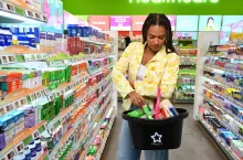 Właściciel Superdrug stawia na technologię i value for money