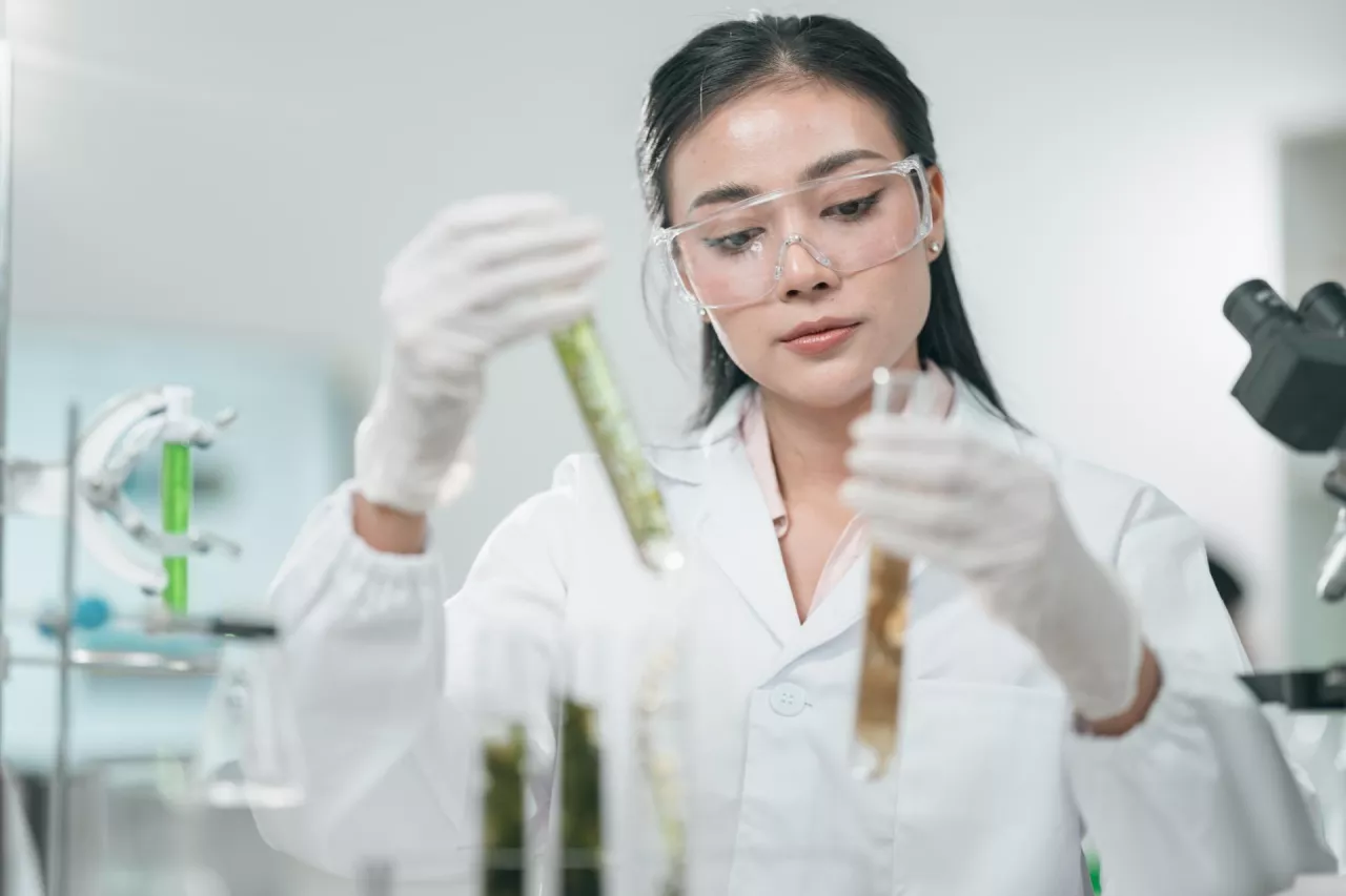Konsumenci wymuszają zmiany w beauty. Marki inwestują w biotech