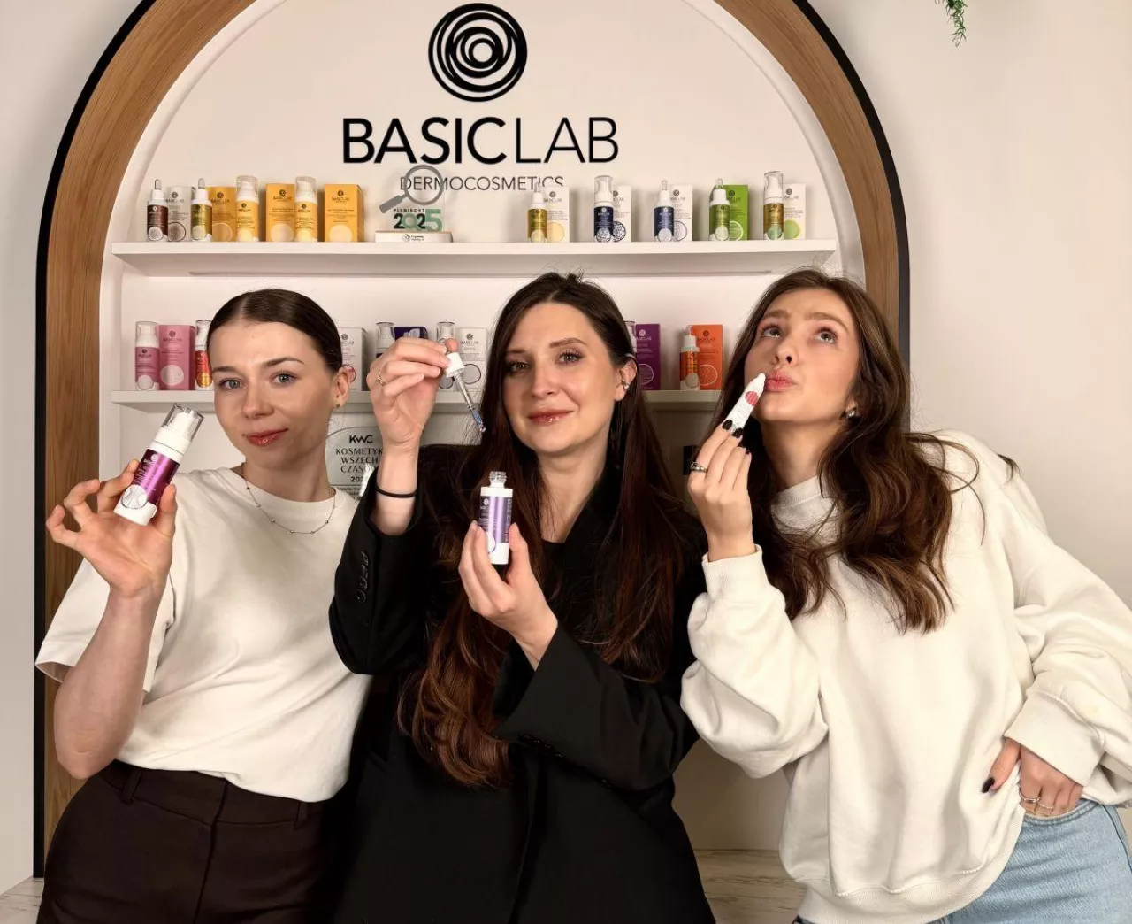 BasicLab wchodzi na TikTok Shop. Marka stawia na LIVE’y, edukację i szybkie zakupy