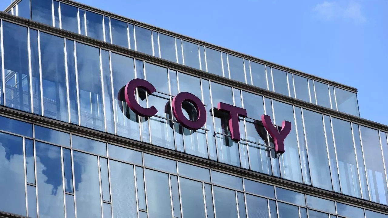 Coty przebudowuje globalne struktury