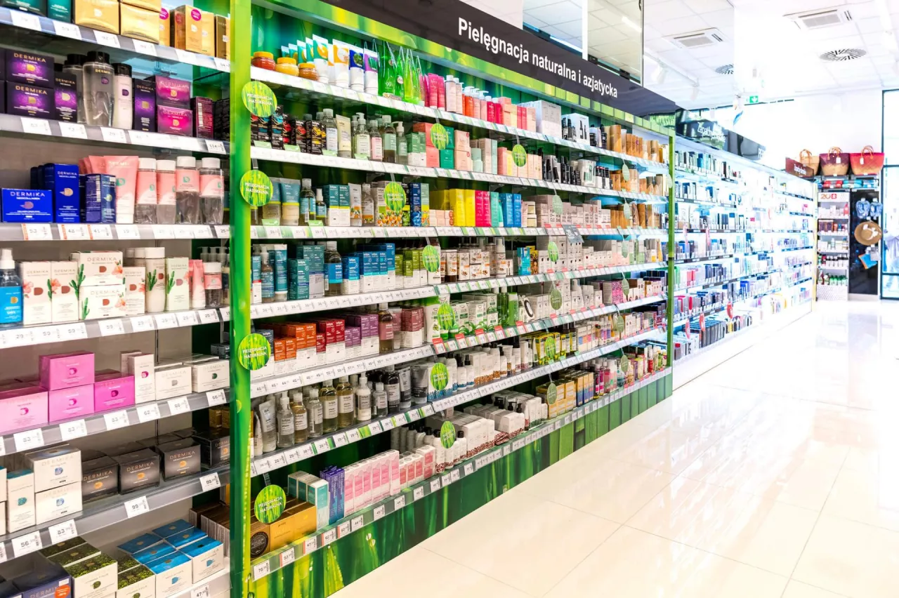 Analiza paragonów: Colgate, Eveline i Nivea jako królowie dyskontowych koszyków na lato 2026