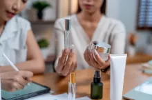 Branża kosmetyczna przygotowuje się na PPWR. Monomateriały i refille w centrum uwagi (fot. Shutterstock)
