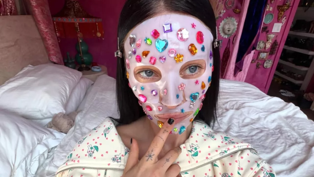 Influencerki prześcigają się w okryształkowywaniu... wszystkiego.