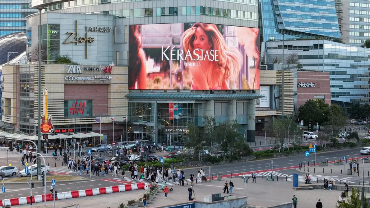 Kérastase na Warsaw Stage. Gloss Absolu na największym ekranie LED