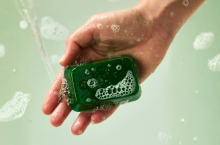 Lush rozpoczął kampanię Safer Socials przeciwko Big Tech (fot. lush.com)