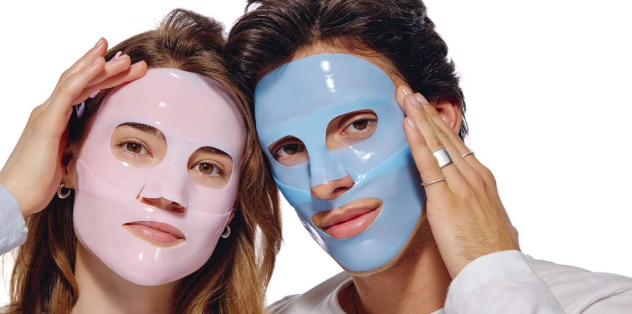 Każdy z wariantów masek Skin Snap bazuje na silnie regenerującej formule łączącej kolagen, kwas hialuronowy, niacynamid oraz filtrat z drożdży