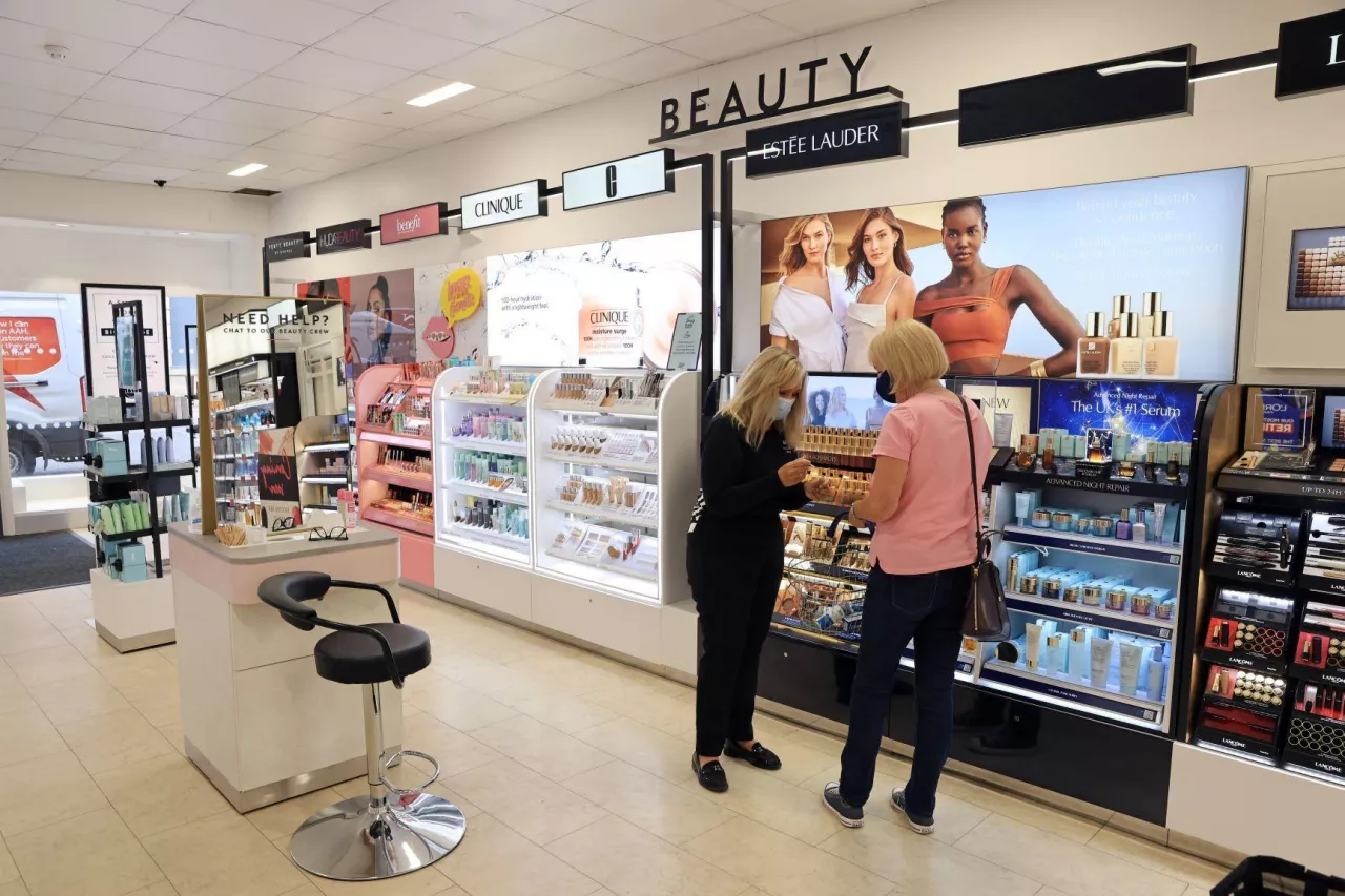 Brytyjski Boots rozpoczyna sprzedaż kosmetyków na TikTok Shop. Jak social commerce zmieni branzę?