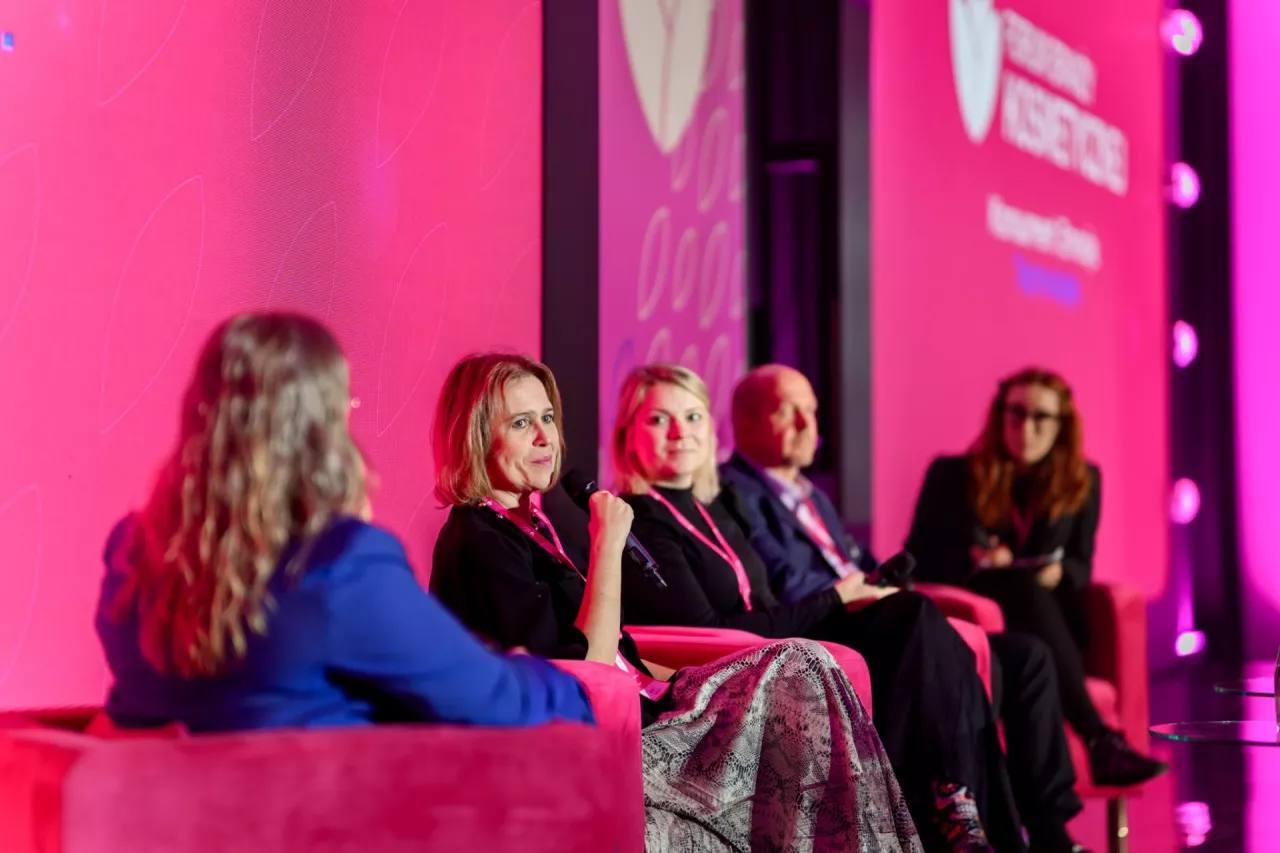 Anna Oborska, dyrektor generalna Polskiego Stowarzyszenia Przemysłu Kosmetycznego i Detergentowego na Forum Branży Kosmetycznej 2026 (fot. wiadomoscikosmetyczne.pl)